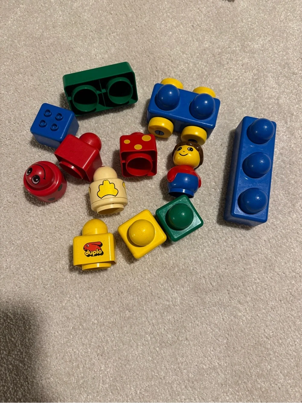 Lego Duplo Classic Bright Blue, Yellow, Red, Green & Cream Building Figures
